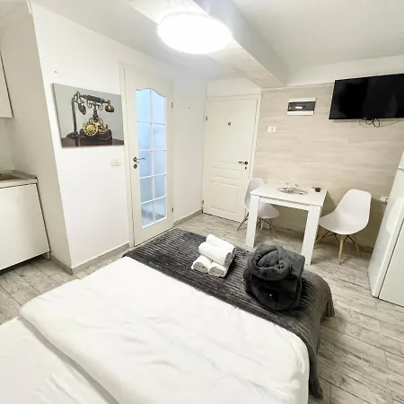 Metropolitan Retreat - Half Ground Level With Windows - Demisol Apartament Bukareszt
