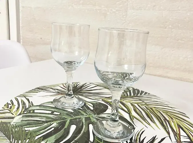 Metropolitan Retreat - Half Ground Level With Windows - Demisol Apartament *