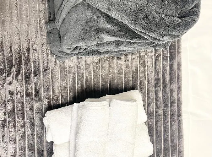 Metropolitan Retreat - Half Ground Level With Windows - Demisol Bucureşti