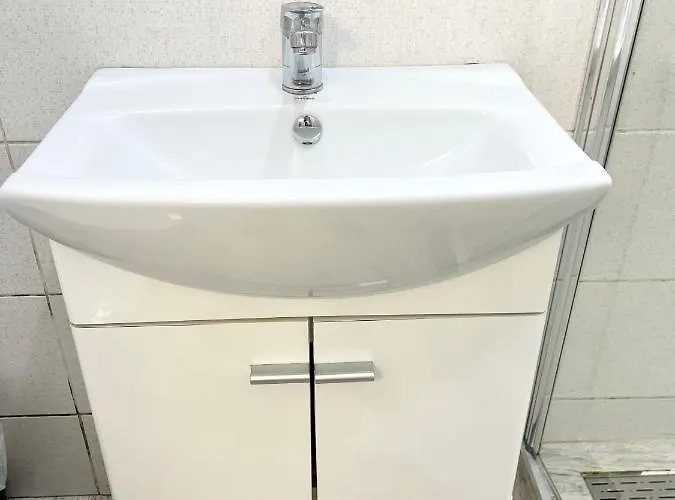 Apartament Metropolitan Retreat - Half Ground Level With Windows - Demisol